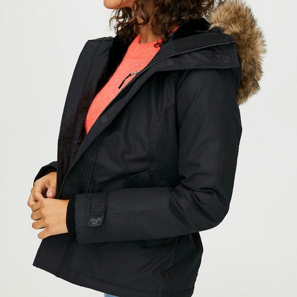 Aritzia TNA Vail Parka in Black - Picture 3 of 3